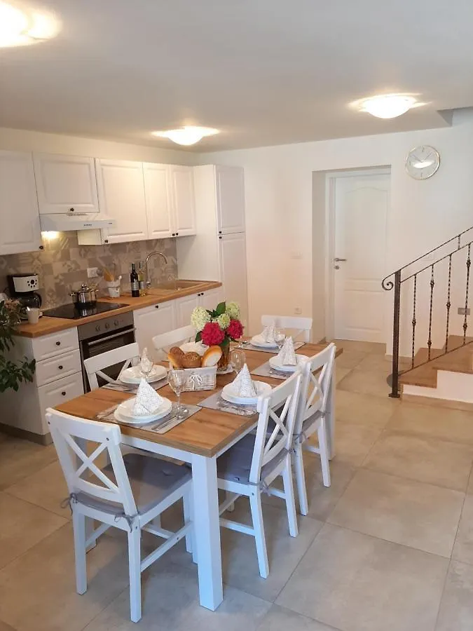 Nona Nina Holiday House Apartment Funtana Croatia