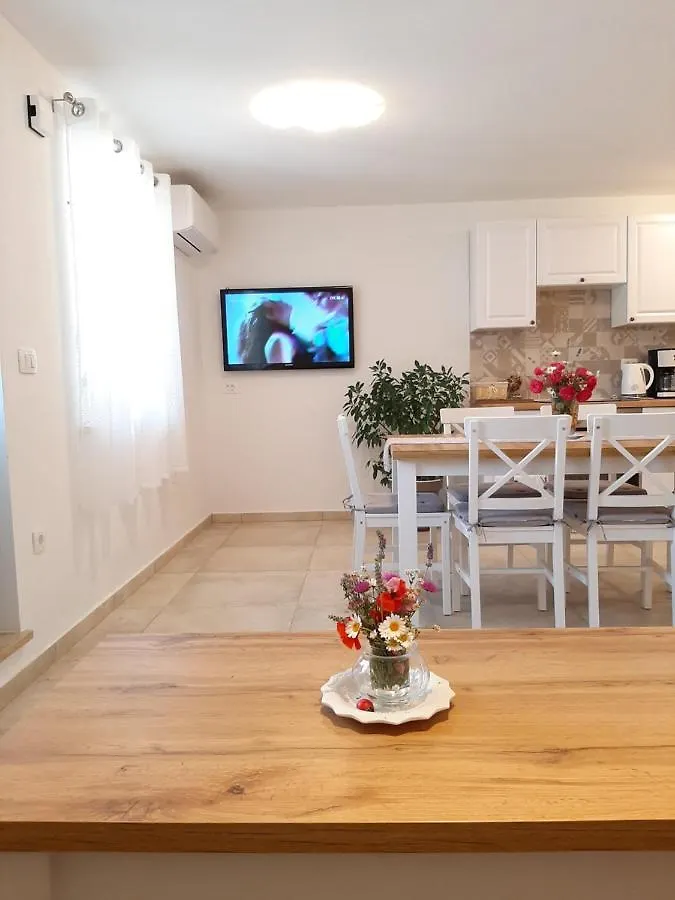 Nona Nina Holiday House Apartment Funtana 0*,